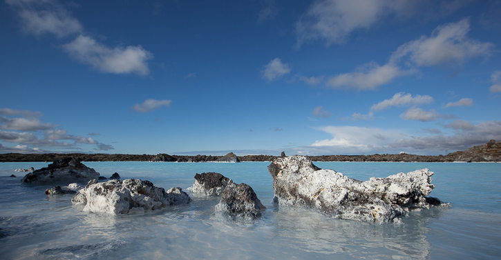 I området omkring den blå lagune kan landskabsfotografen bruge mange timer.